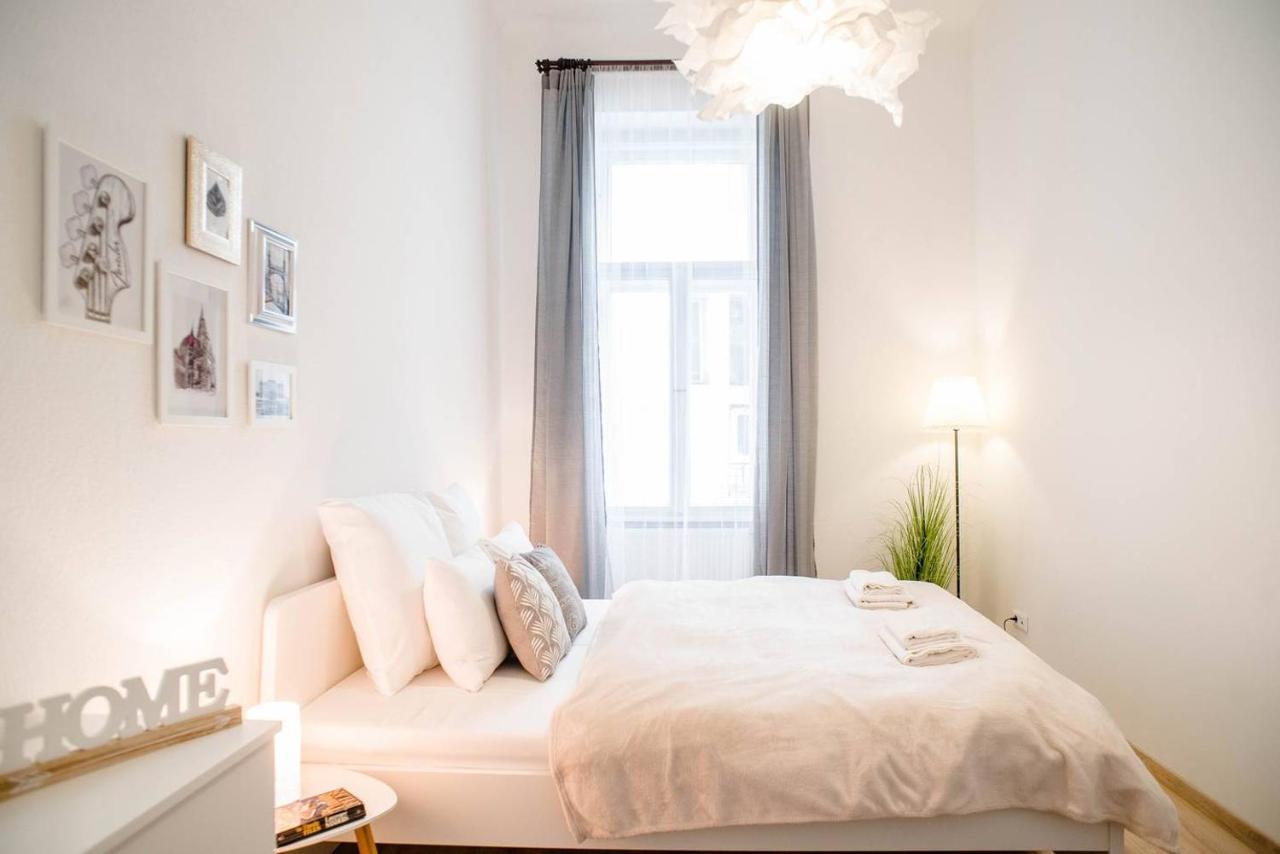 Comfy, Renewed 3 Bedroom Apt In Center Budapest Eksteriør billede
